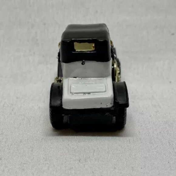 Die-cast 1:64 Classic Car Model White Mint Vintage Hong Kong - Picture 4 of 6